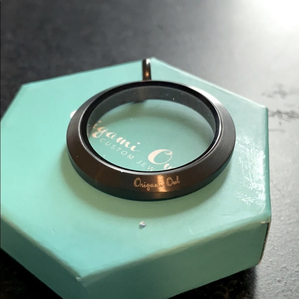 Origami Owl large black twist locket base